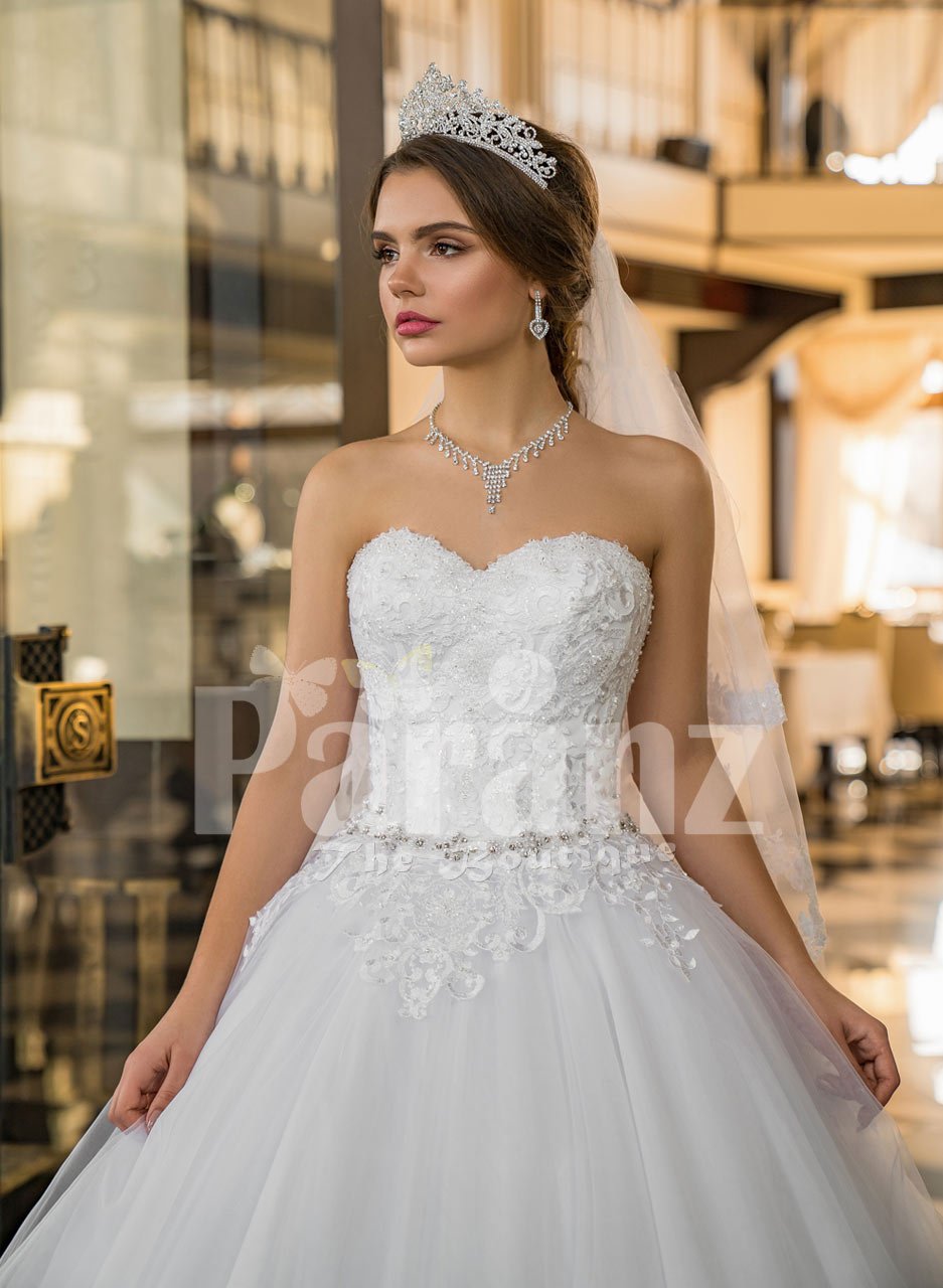beautiful gowns for ladies